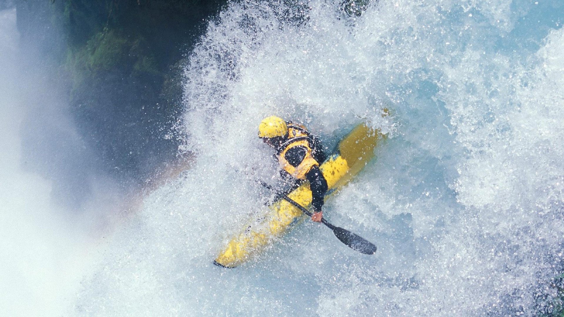 “生死瞬间：危机中的英雄救援”，生死危难之际